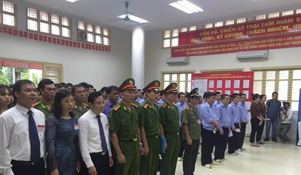 VKS tp Hà Nội tham gia chuẩn bị và tổ chức bầu cử cho cử tri là người...